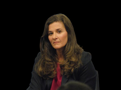 Melinda Gates, ativista humanitária, funda projetos educacionais e de empoderamento feminino, transformando vidas ao redor do mundo