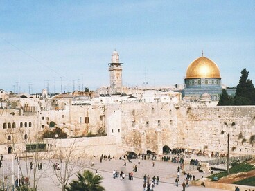 The proximity of holy sites reflects not only shared history, but also the deep divisions that shape Israeli and Palestinian claims to Jerusalem