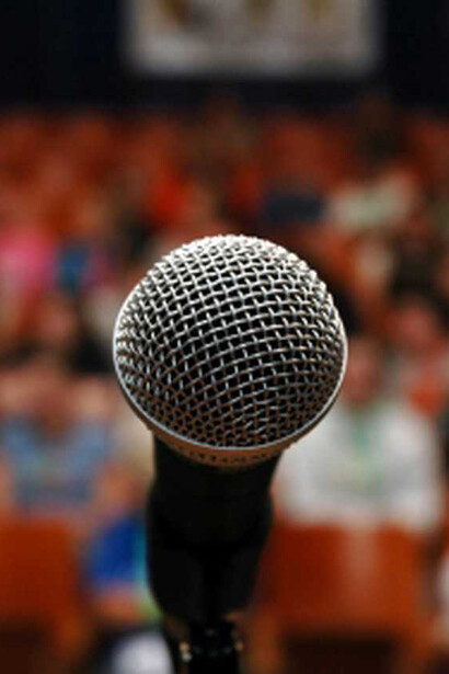Un micrófono desde el que dirigirse a las masas
