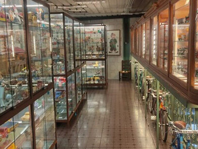 Cuando coleccionas algo, el encanto es que sea exclusivo, limitado y que tenga cierta antigüedad. Esa ha sido siempre la línea de mi padre desde el primer momento