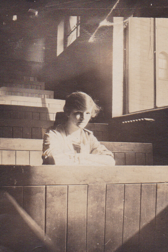 Barbara Hepworth at college. Courtesy The
Hepworth Family Photograph Collection