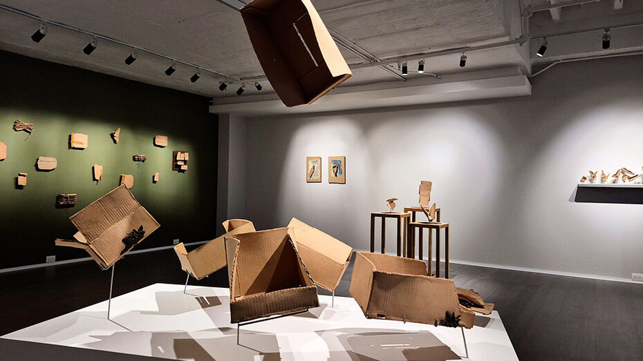 Priscilla González, This side up, exhibition view. Courtesy of La Balsa Gallery