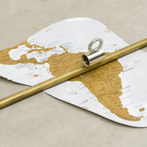 Runo Lagomarsino, Screwed into the ground, nailed into the past, 2018. Courtesy of Nara Roesler