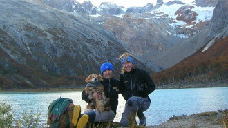 Ruben y Susana con su perro Bernardo