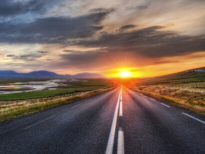 Camino hacia el horizonte: de nada sirve mirar hacia atrás, a ese pasado que nos va a acompañar, si no somos capaces de generar un futuro diferente