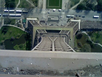 Los 324 metros de altura de la torre equivalen a un edificio de 81 plantas