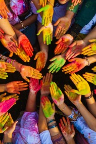O agente trabalhador do povo pode ser jornalista, antropóloga(o), socióloga(o), padre, freira, historiadora(or), assistente social, pedagoga(o), educadora(or) social, entre outros que atuam na área de humanas e tem como prioridade o amor ao povo. Pois, sem amor ao povo, segundo Clodovis Boff, não é possível um trabalho libertador