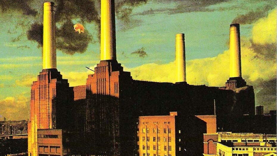 Chimeneas humeantes de la central térmica de Battersea, Londres, de la portada del álbum "Animals" de Pink Floyd