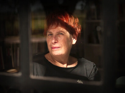 Cynthia Rimsky, ha publicado los libros de narrativa Poste restante, La novela de otro, Los perplejos, Ramal, entre otros (Fotografía de María Aramburú)