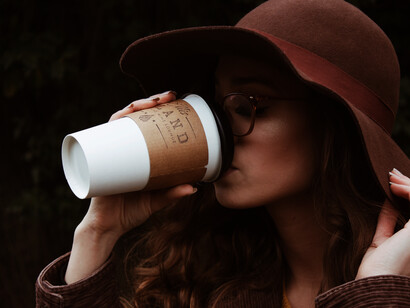 En ciudades como Londres, es una tradición ver a viandantes sorbiendo su café