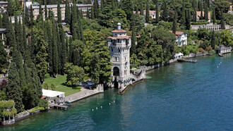 Gardone Riviera si affaccia sul Lago di Garda