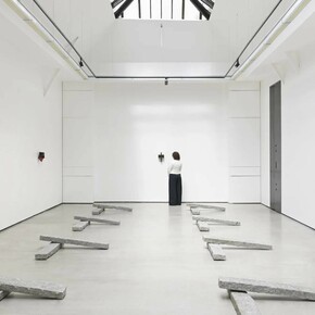 Richard Nonas, exhibition view. Courtesy of Galerie Christophe Gaillard