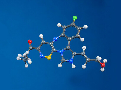 La inteligencia artificial está acelerando el descubrimiento de medicamentos recetados mediante modelos matemáticos y algoritmos computacionales avanzados