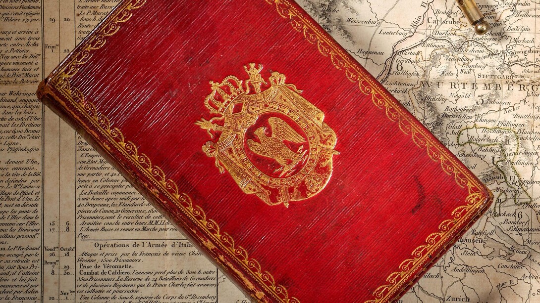[Napoléon ier] - Plutarque, Les vies des hommes illustres. Tome Quatorzième. Paris, Louis Duprat-Duverger, 1811. Courtesy of Artcurial
