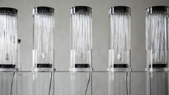 Anosmia, 2012. Installazione multisensoriale sonoro-olfattiva. Plexiglas, bacchette di vetro, ventole, cialde olfattive, cavo, misure variabili.
