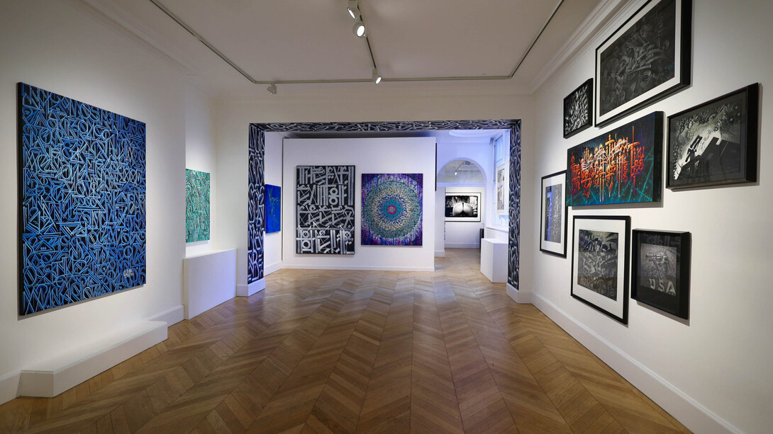 Various artists, Los Angeles: a visual lineage, exhibition view. Courtesy of Woodbury House 
