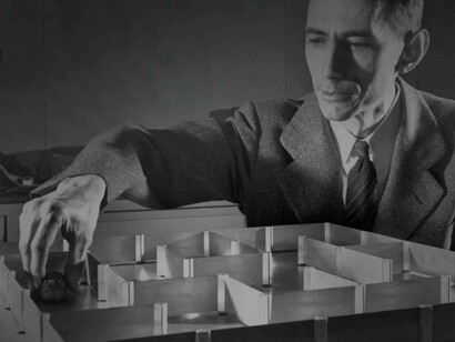 Claude Shannon a pioneer in the works of quantum information is conducting an experiment involving a test subject and a maze