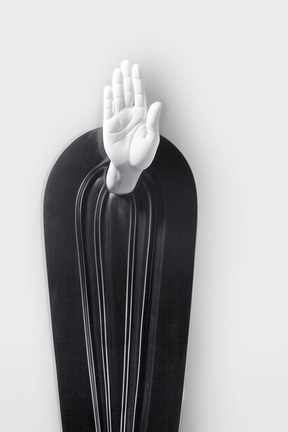 Aidan Salakhova
Orenta
2012 Black Belgian marble, white statuary marble
100 x 40 x 20 cm each
Edition 13
Private Collection of Ludmila Lisina (France). Detail