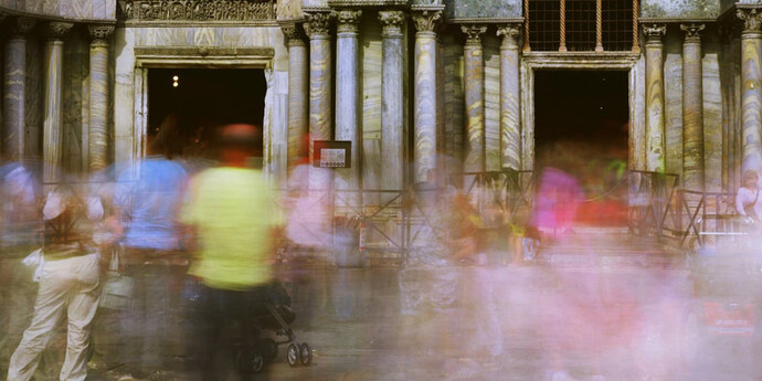 Michael Wesely. Courtesy of Casa Nova Arte e Cultura Contemporanea