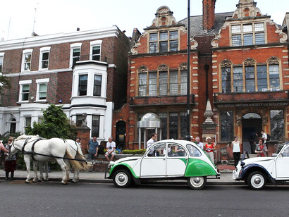 William Mackrell, Deux Chevaux [Performance 21 June] (2014), HD Video, 7.20 mins (Still from video), Courtesy The Ryder Projects