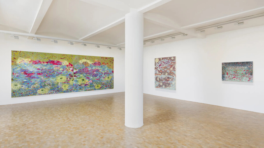 Sophia Loeb, O manifesto da luz antes do amanhecer, exhibition view. Courtesy of Pippy Houldsworth Gallery