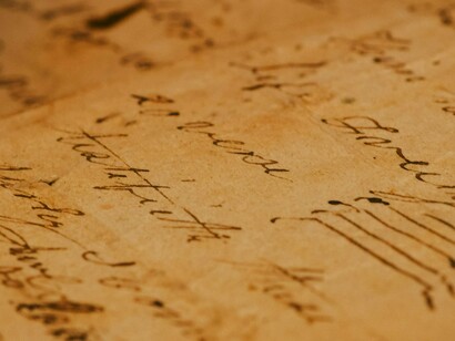 No séc. XX, Jorge Luís Borges (1899-1986) dedicou-lhe um ensaio (“El idioma analítico de John Wilkins", 1942, posteriormente incluído em Otras Inquisiciones (1937–1952)), criticando o projecto em função da sua (in)capacidade de representação, recorrendo a uma imaginária e imaginada taxonomia chinesa que, mais tarde, Michel Foucault , David Byrne e outros referirão