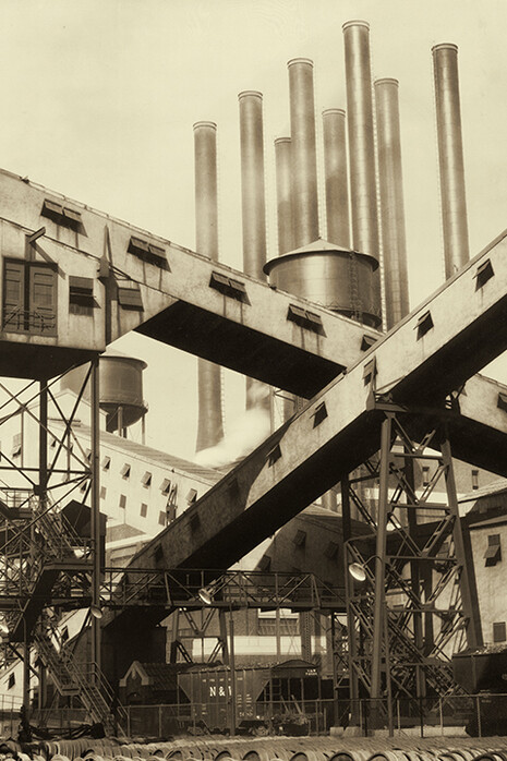 Gelatin silver print, Image: 9 1/2 x 7 1/2 inches. Gift of Hallmark Cards, Inc., 2005.27.310. This work is copyrighted. Consult copyright information for permission to reproduce.