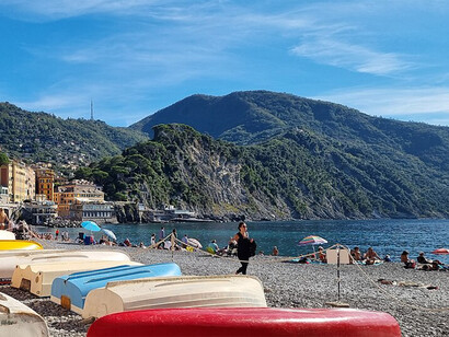 Panorama dalla spiaggia di Camogli, Genova, Italia
