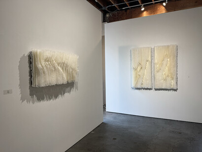 Kandis Susol, Navigatin the thin veil, exhibition view. Courtesy of Winston Wächter Fine Art