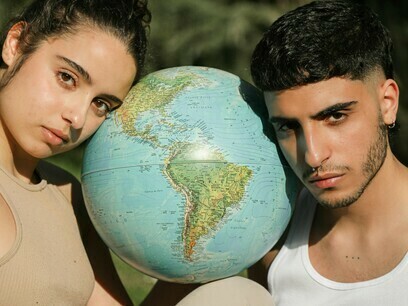 Vivemos em uma era marcada por paradoxos. Avanços científicos e tecnológicos proporcionam diagnósticos mais precisos, tratamentos eficazes e aumento da longevidade