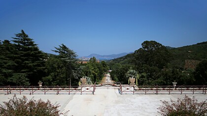 Portoferraio, Villa San Martino, veduta dalla residenza di Napoleone, con terrazza sulla galleria Demidoff. Isola d'Elba, Italia