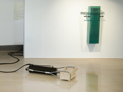 Arcangelo Sassolino, No flowers without contradiction, vista della mostra. Con la gentile concessione di Repetto Gallery