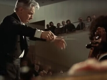 Beethoven 5th Symphony in C Minor Op.67. Herbert Von Karajan, dirigiendo la Berliner Philharmonika, Berlin, Alemania