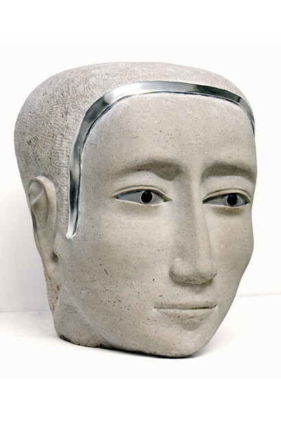 Ana Maria Pacheco, Study for Requiem (John the Baptist I), 1989, Portland Stone, onyx, silver leaf, Height: 48.3 cm (excluding base), on exhibition in The Cathedral of St John the Baptist