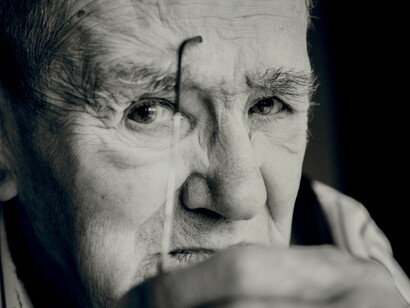 La población en España vuelve a crecer después de años de caídas, pero también se envejece