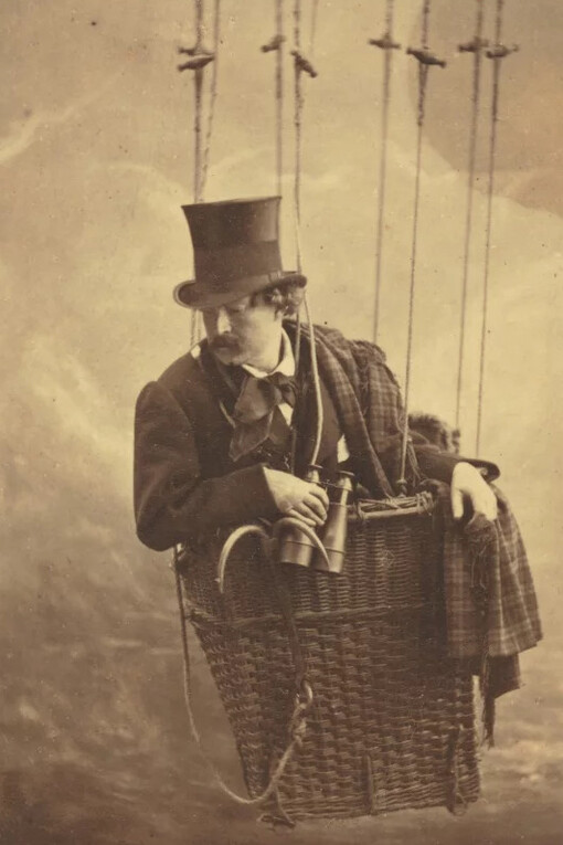 Nadar (Gaspard-Félix Tournachon) Der fotograf Nadar im Korb seines Ballons (detail), 1863. Courtesy of the Arp Museum