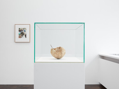 Evariste Richer, It's gonna rain, exhibition view. Courtesy of Meessen