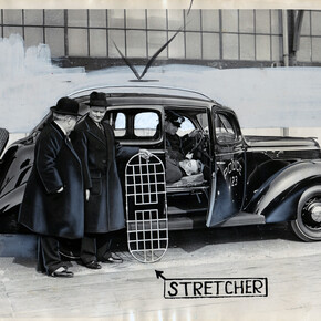 Chicago Police Ambulance, 1938, Tirage argentique vintage retouché à la main, 20 x 25 cm, Pièce unique, Courtesy Argentic