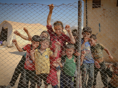 Siria, campo profughi. Nel 2022 il numero di persone in fuga ha superato la soglia dei 100 milioni nel mondo (fonte: UNHCR) 