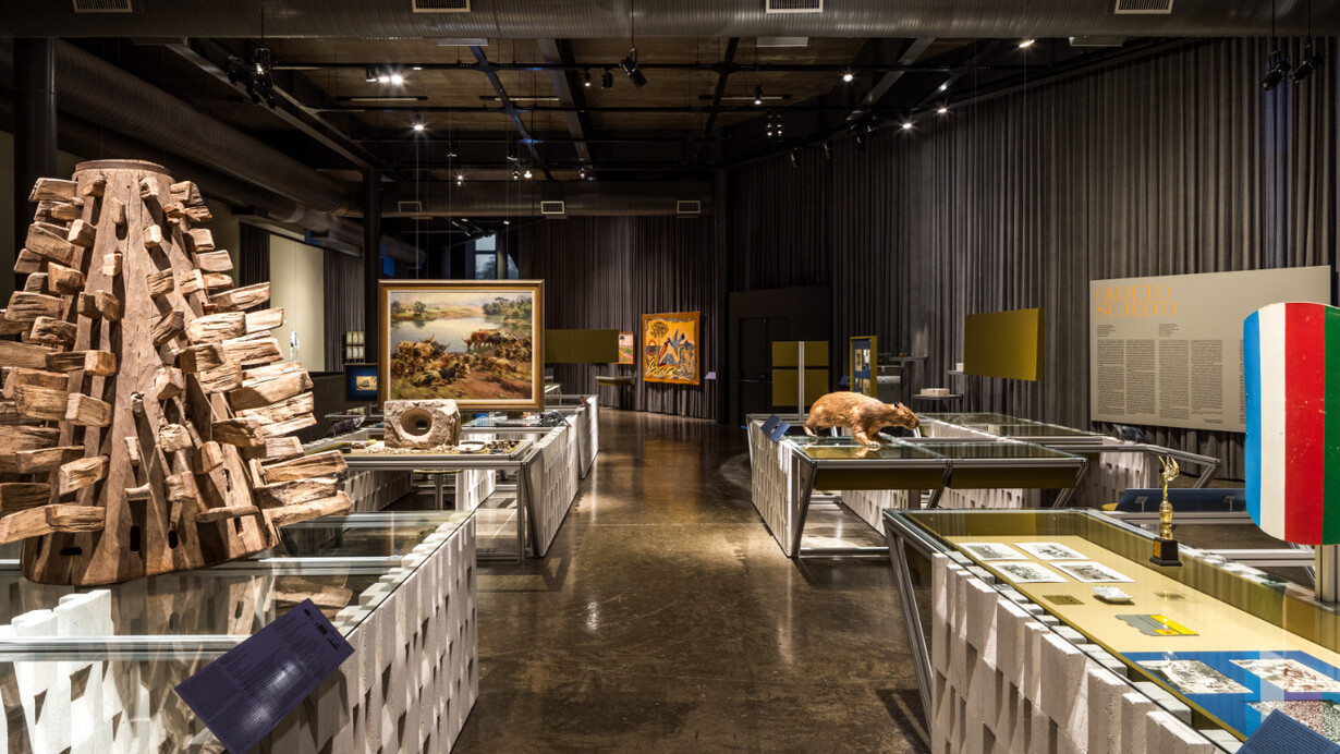 Objeto sujeito, vista da exposição. Cortesia do Museu Paranaense