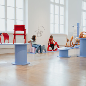 Mini furniture: chairs for children, exhibition view. Courtesy of Museum für Kunst und Gewerbe Hamburg