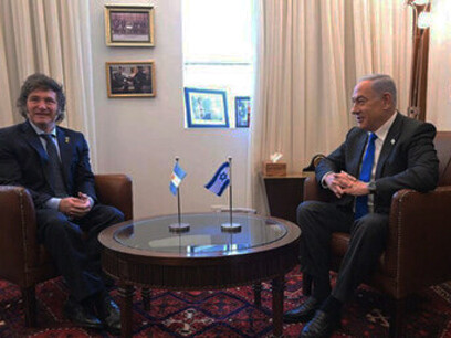 El ascenso de Javier Milei a la presidencia de Argentina ha generado un cambio notable en la política exterior del país, especialmente en su relación con Israel