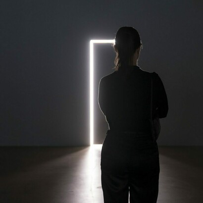 Various artists, In search of the present: on rootlessness, exhibition view. Courtesy of EMMA