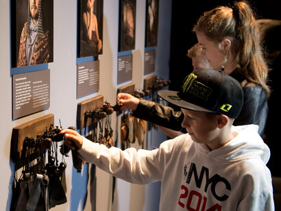 Menschen und moorfunde, ausstellungsansicht. Mit freundlicher genehmigung des Moesgaard Museum