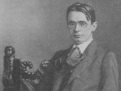 Rudolf Steiner, ocultista, educador, autor teatral, pensador social, arquitecto, esoterista, y autodenominado clarividente