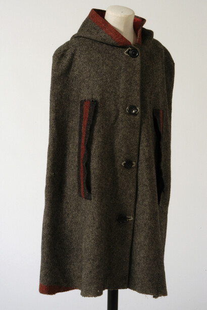 © IWM UNI 2174 British civilian child’s cloak © IWM,
Clothing