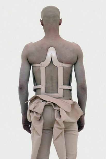 Orthosis II, Jan Manski, 2011 / 70 x 55 cm (27 9/16 x 21 5/8 in). Uultrachrome print, photo janmanski.com  
