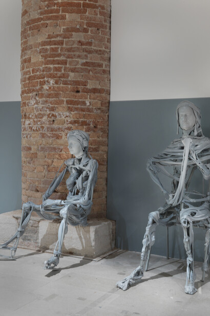 Paweł Althamer, Venetians, 2013, plastic and plaster on metal construction, installation of 90 parts, dimensions variable. Installation view: “The Encyclopedic Palace,” 55th International Art Exhibition, Venice Biennale, 2013. Photo by Jens Ziehe, courtesy neugerriemschneider, Berlin, and Foksal Gallery Foundation, Warsaw