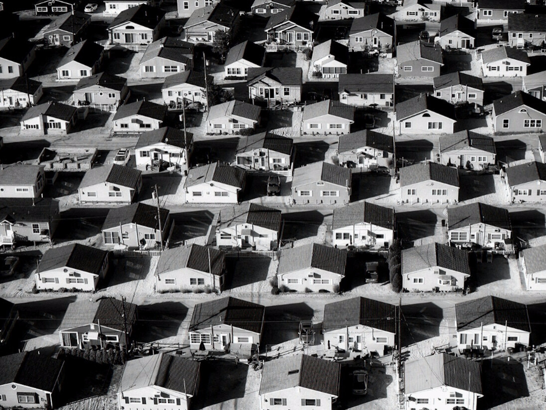 Peter Massini, Beach Repeat, 2016. Courtesy of The Lionheart Gallery