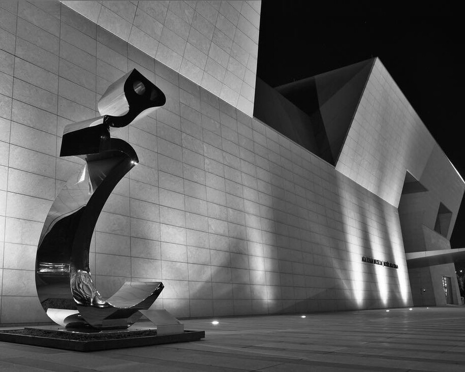 Parviz Tanavoli. Courtesy of Aga Khan Museum
